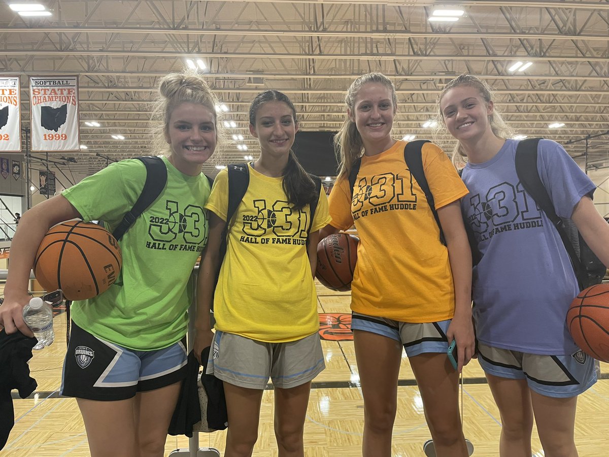 Excited to watch some of our Western PA Bruins take on the #NEOSummerShowcase @HOFHuddle_Rich @averydavis_04 @susan_pugliese @AmyTerza @Coach_Steve_PGH https://t.co/UPBmLvPFi6