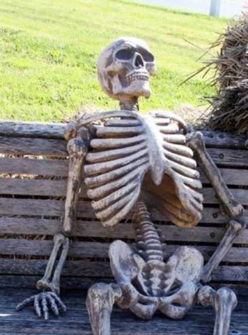 Waiting Skeleton.png
