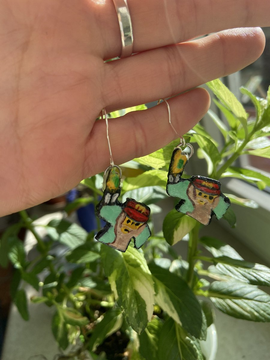 I want to say a big thank you to my girlfriend for helping me realize this idea. 

I hope you will like these magical earrings too! 

@TaprootWizards @udiWertheimer https://t.co/TGPdXWiswF